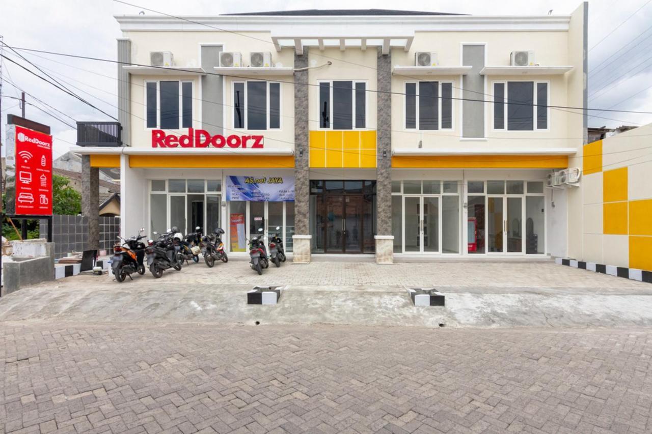 Hotel Reddoorz Syariah @ Kebraon Surabaja Exteriér fotografie