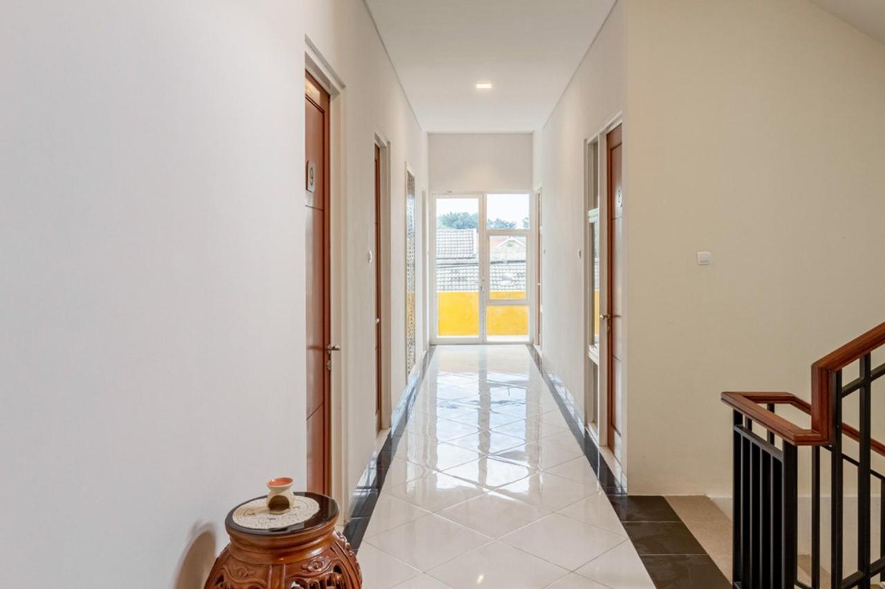 Hotel Reddoorz Syariah @ Kebraon Surabaja Exteriér fotografie