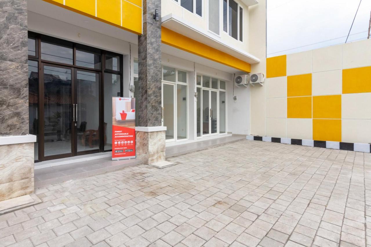 Hotel Reddoorz Syariah @ Kebraon Surabaja Exteriér fotografie