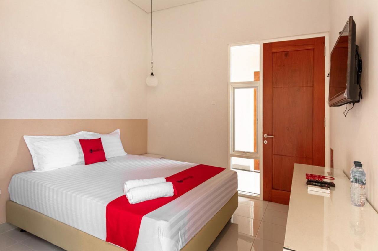 Hotel Reddoorz Syariah @ Kebraon Surabaja Exteriér fotografie