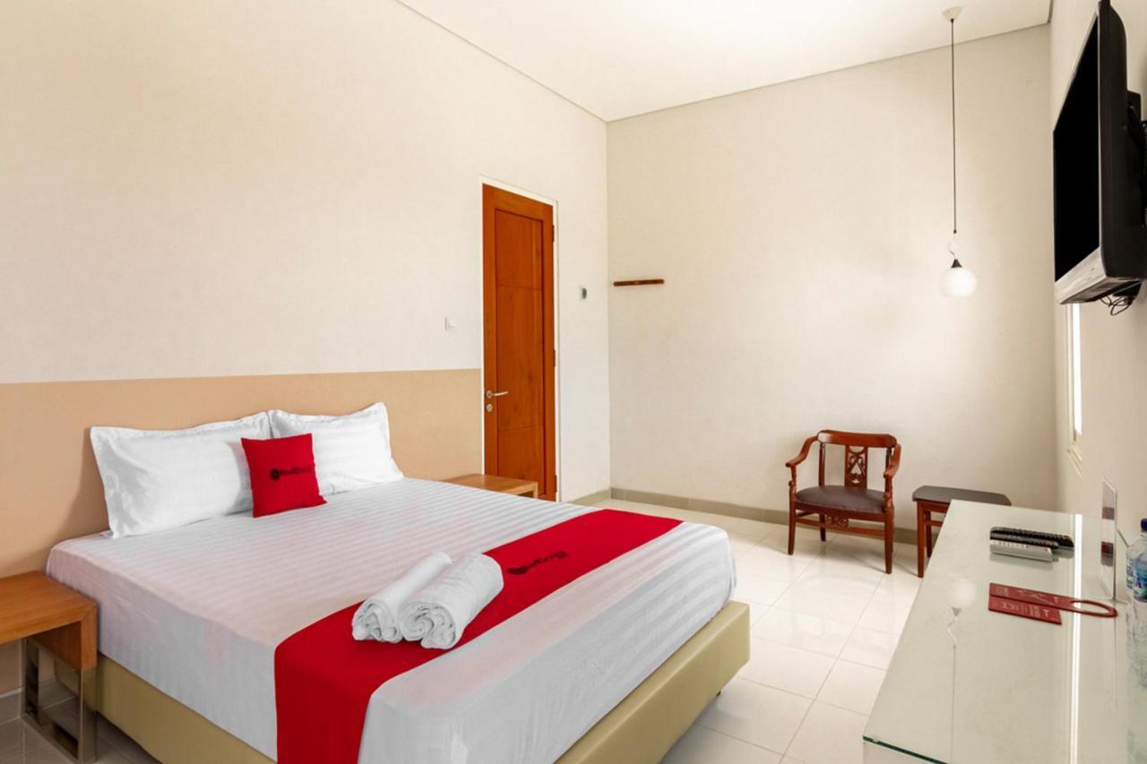 Hotel Reddoorz Syariah @ Kebraon Surabaja Exteriér fotografie
