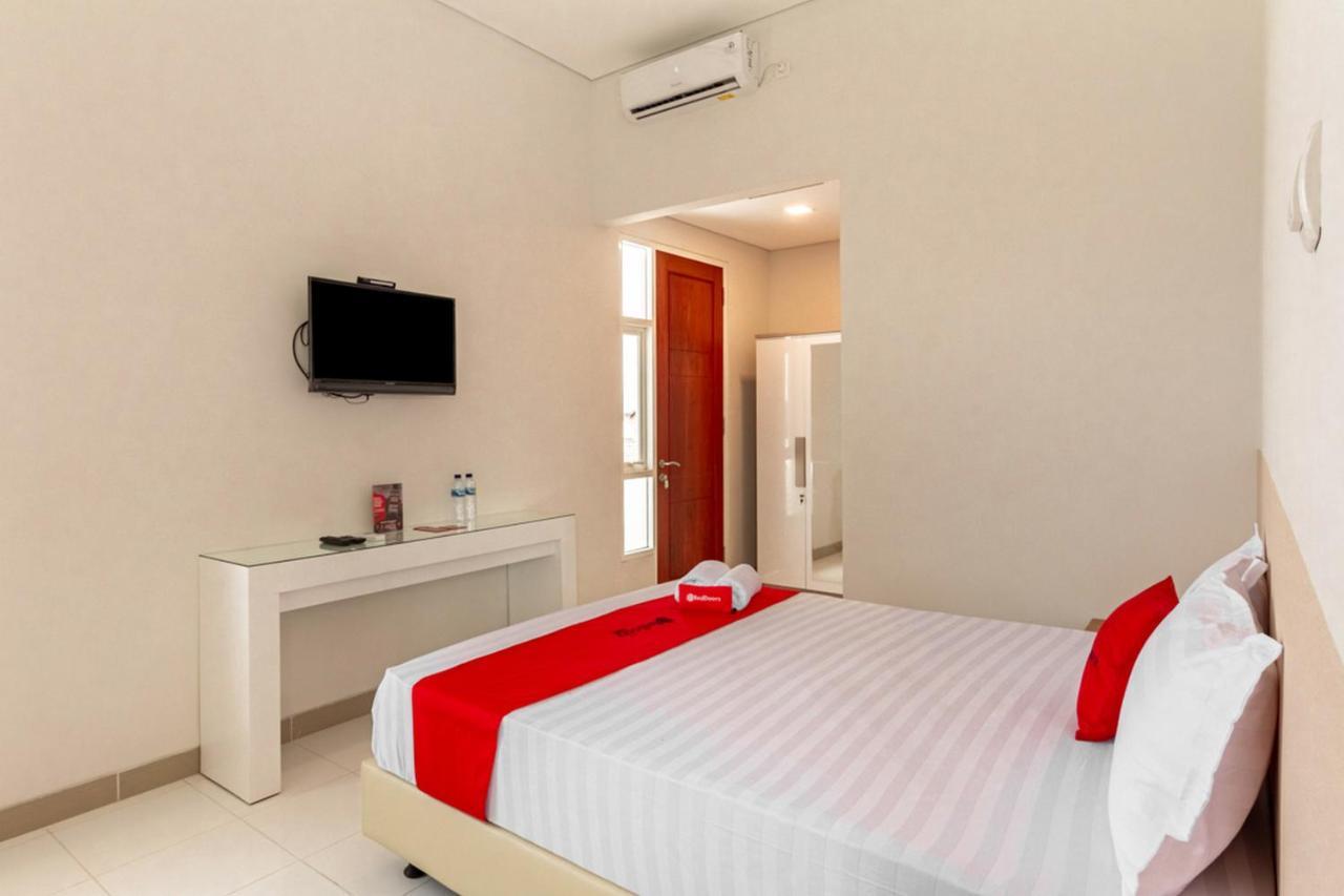 Hotel Reddoorz Syariah @ Kebraon Surabaja Exteriér fotografie