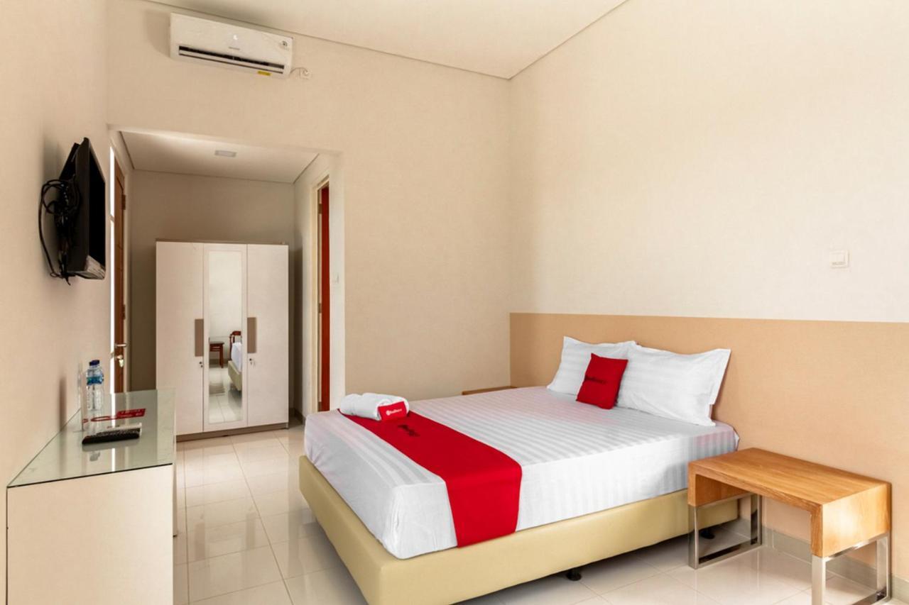 Hotel Reddoorz Syariah @ Kebraon Surabaja Exteriér fotografie